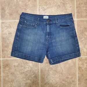 LEVI'S 515  Denim Short Longer Style Like New! Size 10